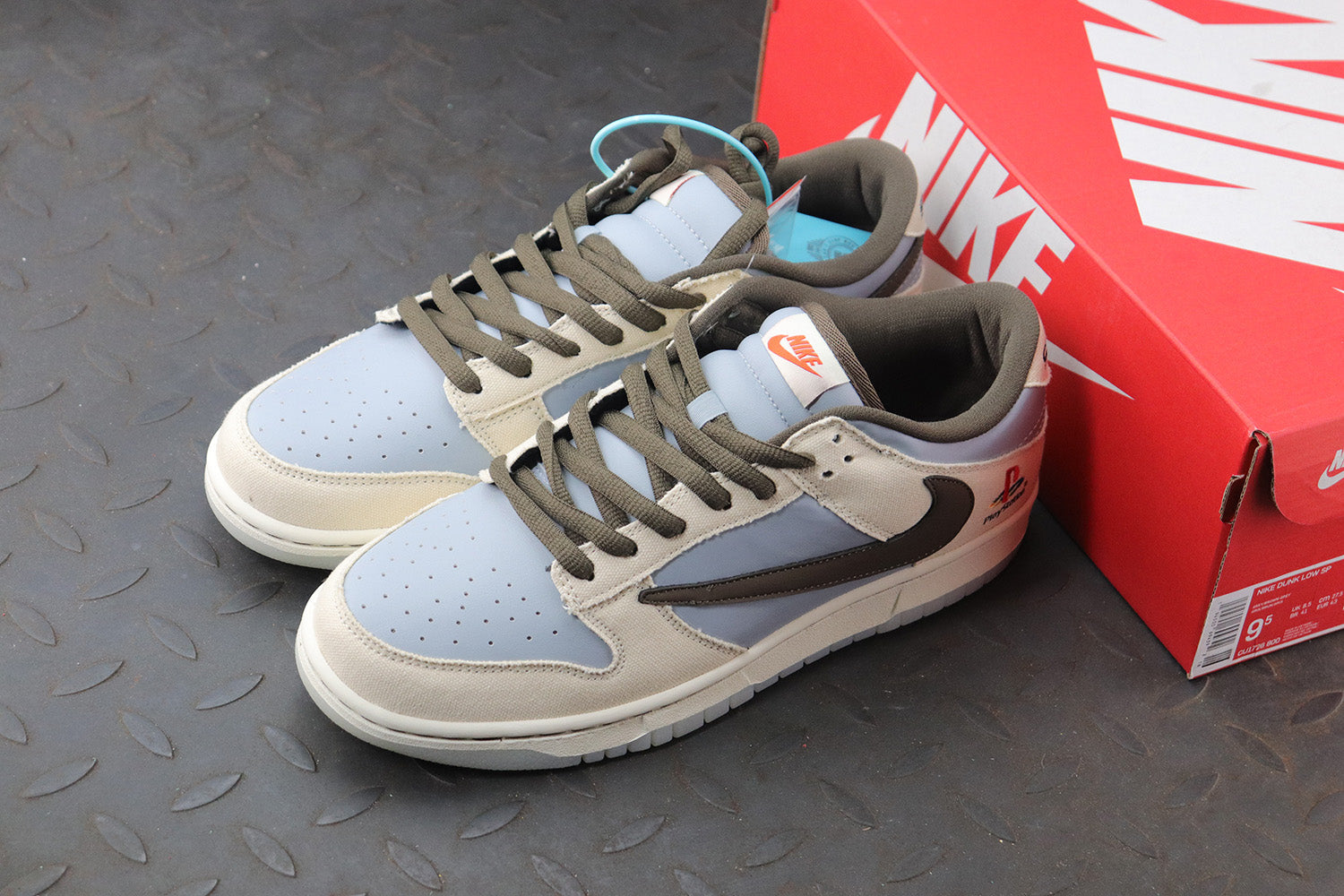 Travis Scott x PlayStation x sb Dunk“